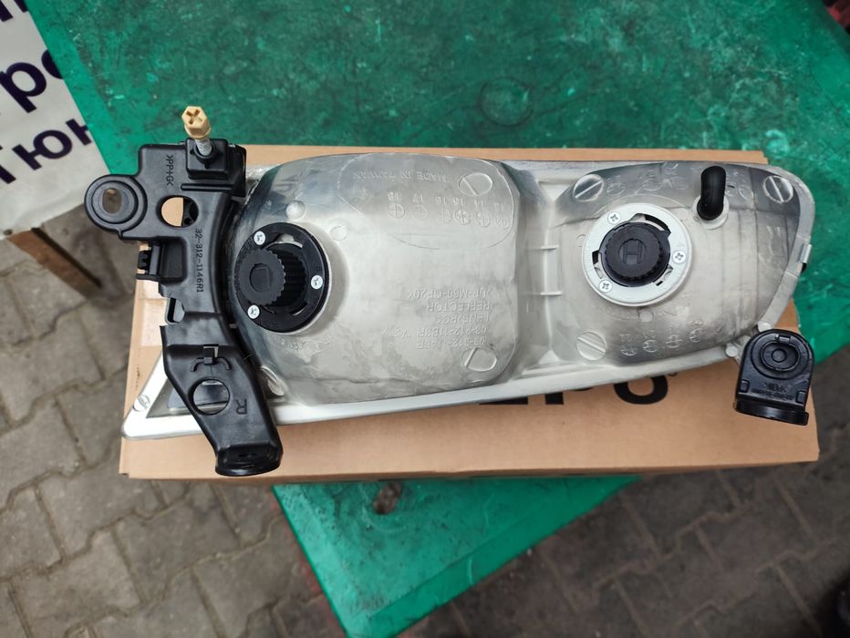 Фара камри 25 депо тайвань