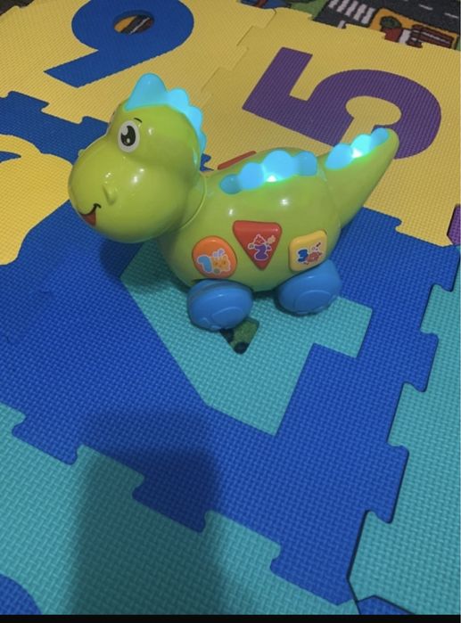 Jucarie interactiva ( dinozaur)