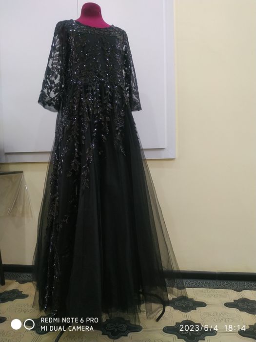 Вечернее женское платье