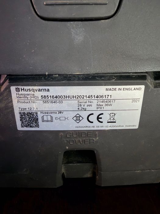 Stație de încărcare Husqvarna Automower 28V – originală, completă
