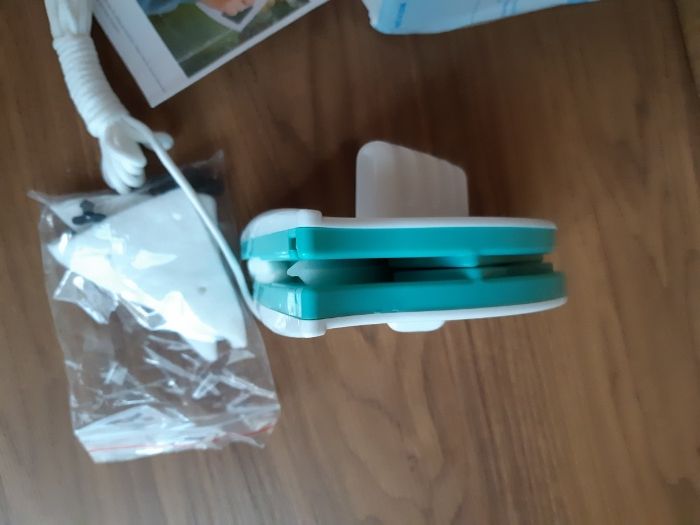 Магнитен уред за почистване на двойни стъклопакети