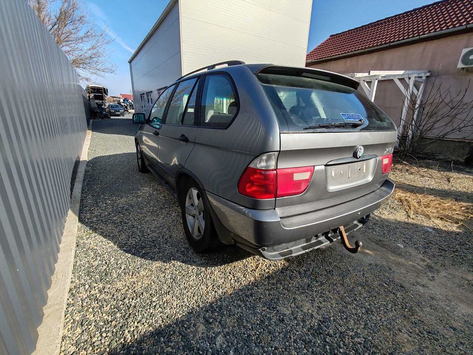 Dezmembrez Bmw x5 e53