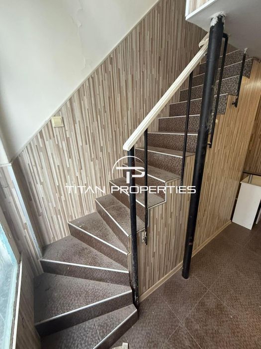 Дава се под наем Офис в Бургас, Център - 24 кв.м за 357 € - Снимка #3