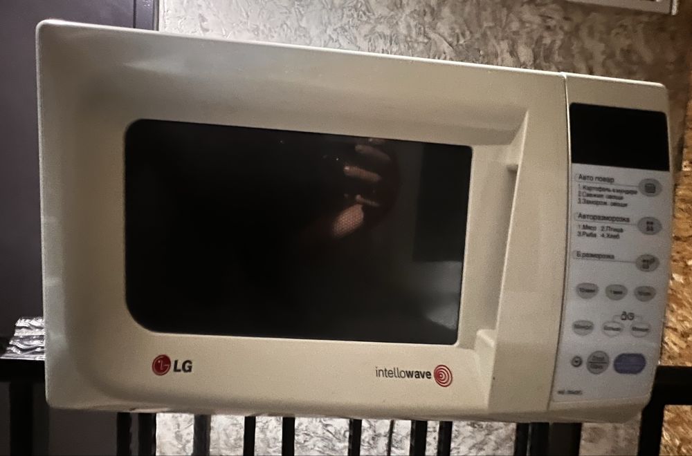 Микроволновая печь LG Intelliowave