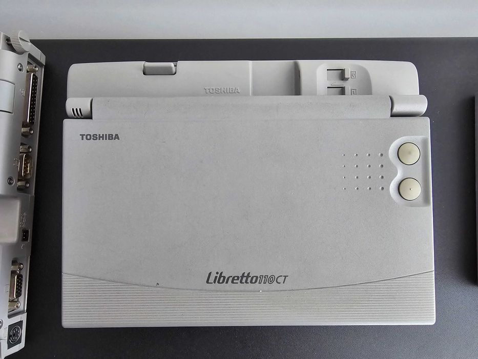 2 laptopuri toshiba libretto 110ct + accesorii