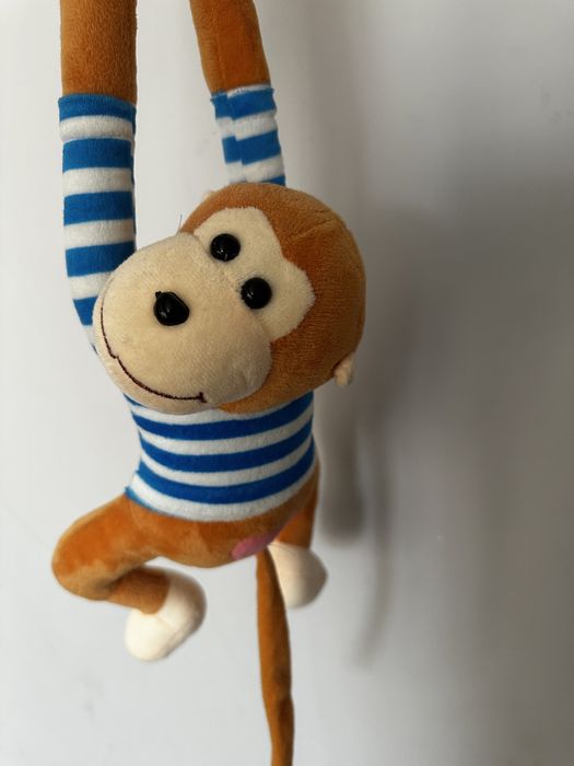плюшена играчка маймуна