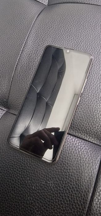 Продам телефон Vivo y19