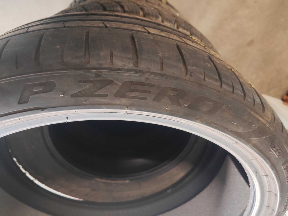 2бр. летни гуми 235/35/20 Pirelli