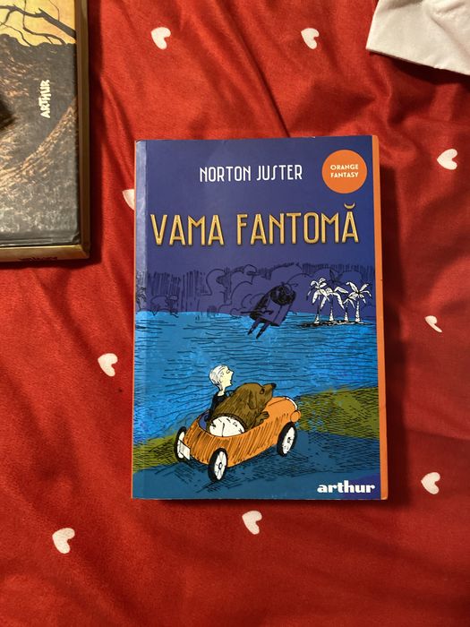 Vand 2 carti pret difetit