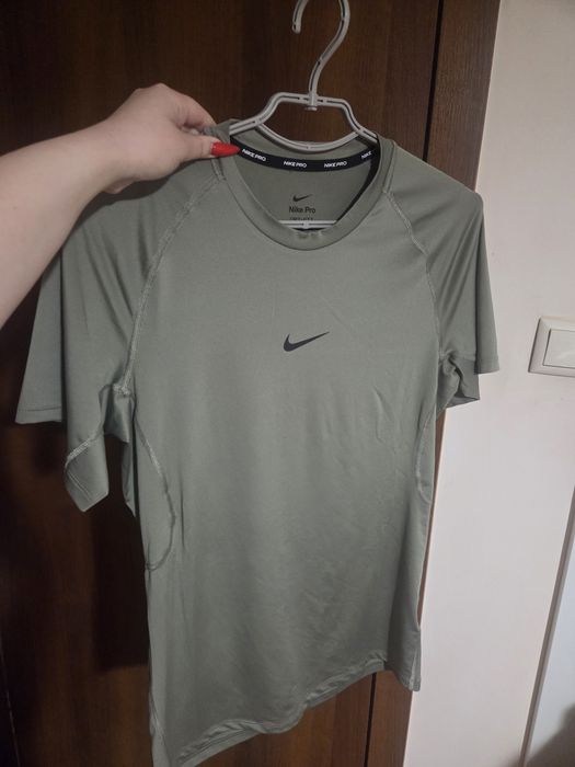 Дамска тениска Nike pro - размер S
