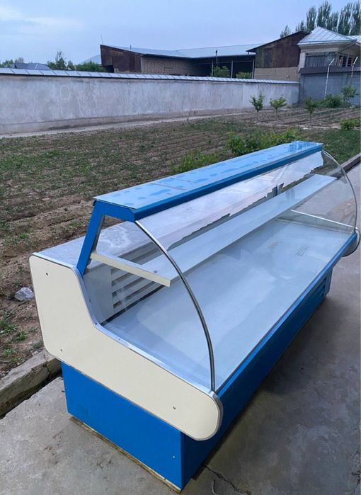 Xolodilnik vitrinniy