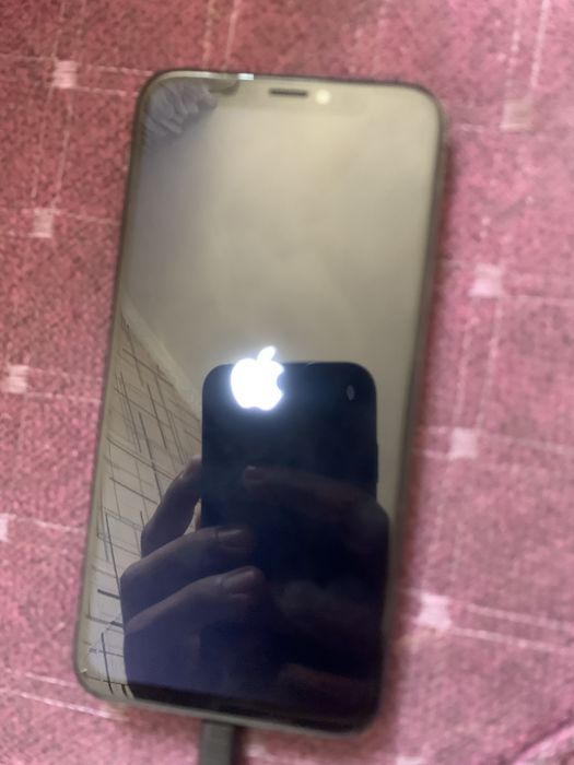 Продаю айфон х срочно