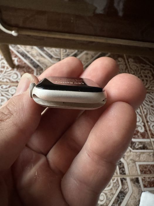 Apple Watch SE 3 40mm Starlight