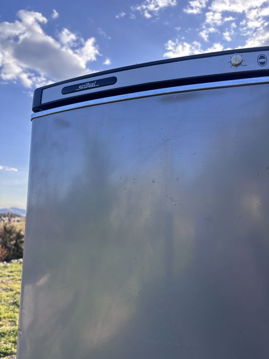 Хладилник с фризер