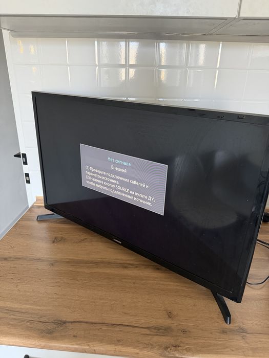 б/у телевизор Samsung UE32J4000AK