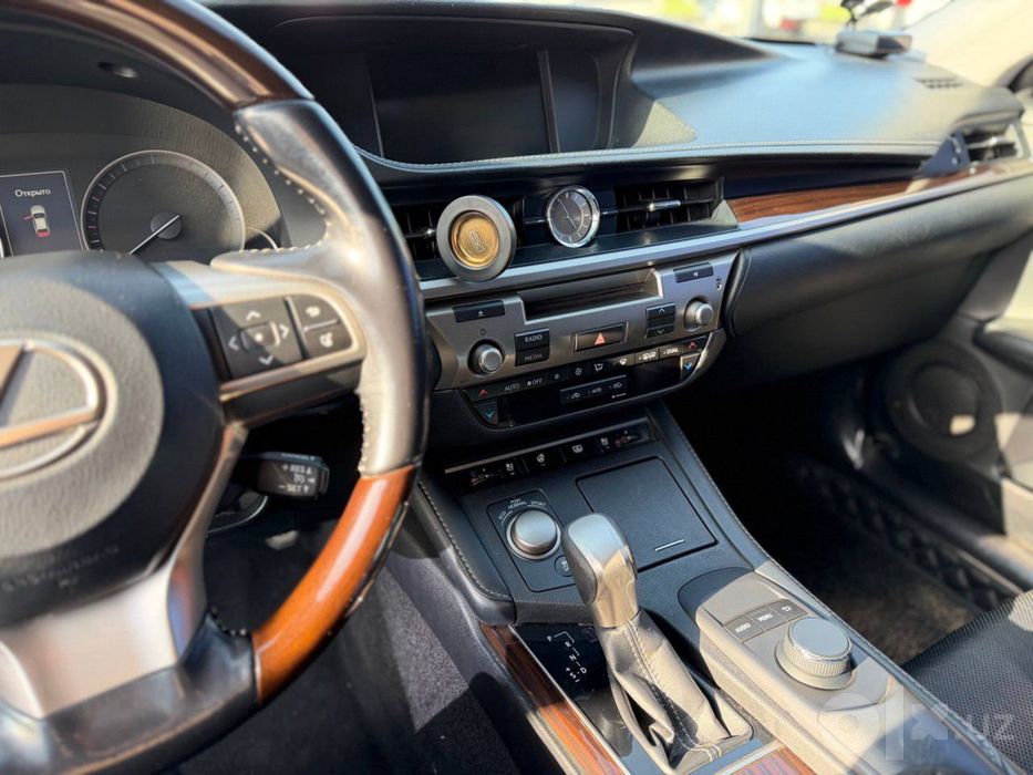 Lexus 250 белый автомат коробка