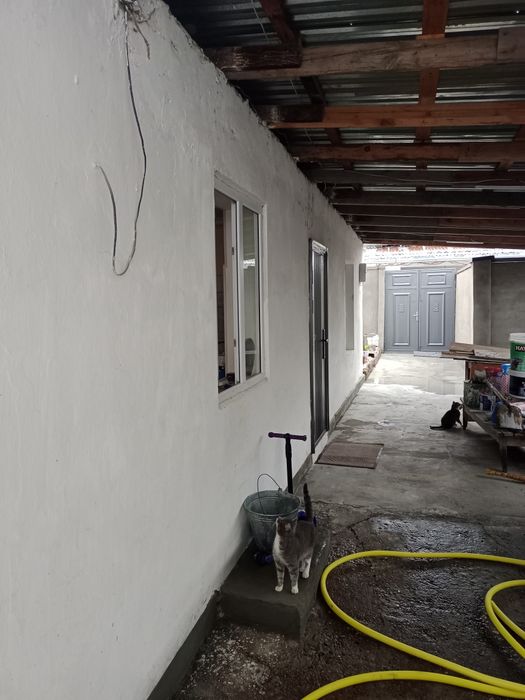 Уй сотилади Таваксай РТС Бустонлик район. 3 сотик 4 та хона 32500$