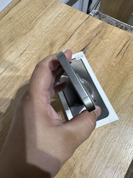 Iphone 15 pro 128 Chaa ( dual sim )