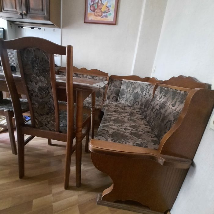 Кухонный гарнитур и уголок