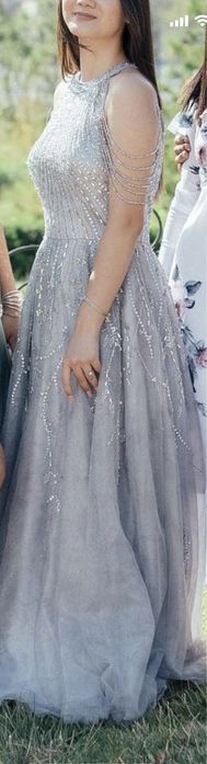 Продам шикарное длинное платье