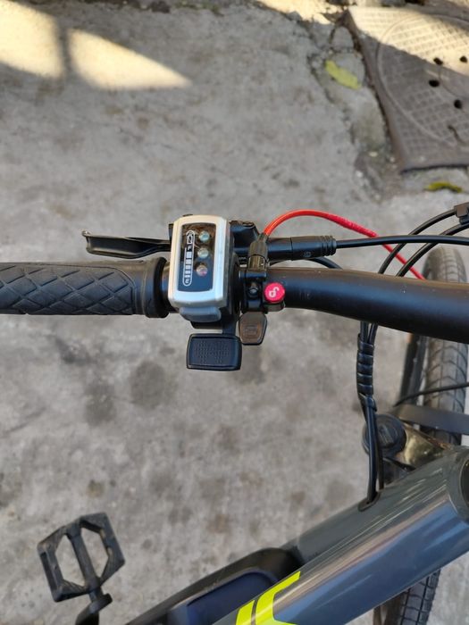 Vand bicicleta. Pretul este negociabil.