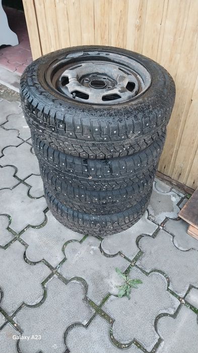 Подам зимние на дисках на 14 4×100