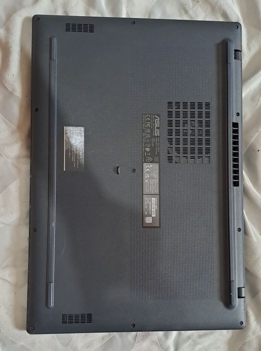 Laptop asus vivobook 18 ryzen7