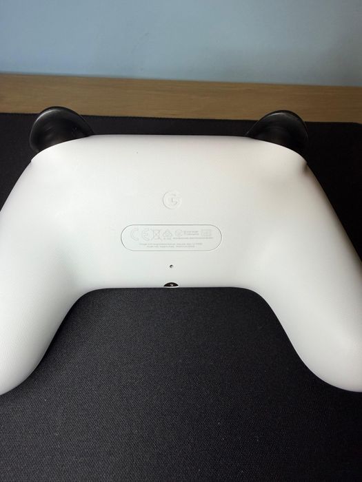 Controller Google Stadia alb - activat bluetooth wireless sau wired usb-c pentru pc, mac și telefon
