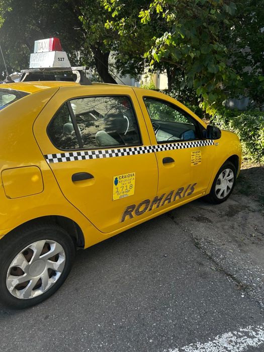 Vand 3 Dacia Logan.