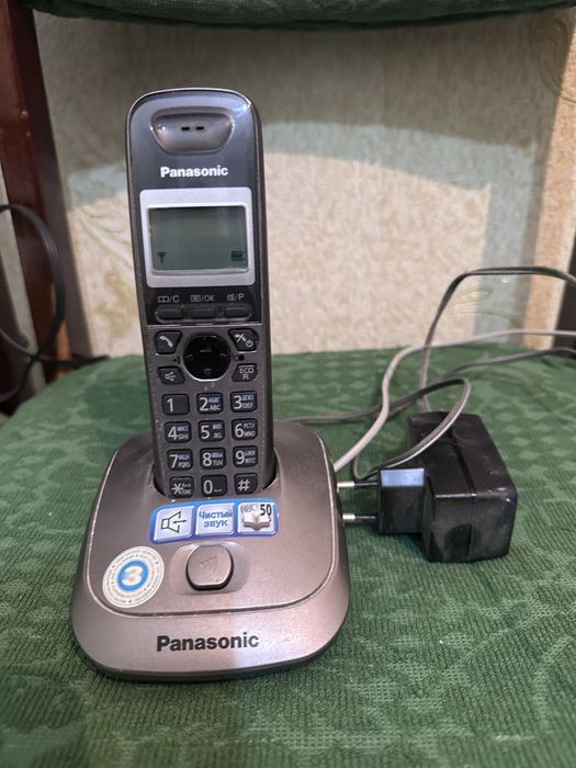 Стационарный телефон марки Panasonic