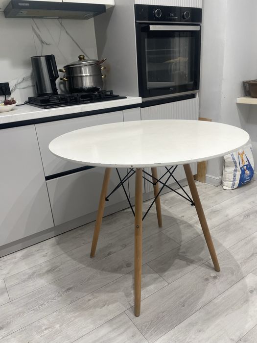 Стол круглый для кухни