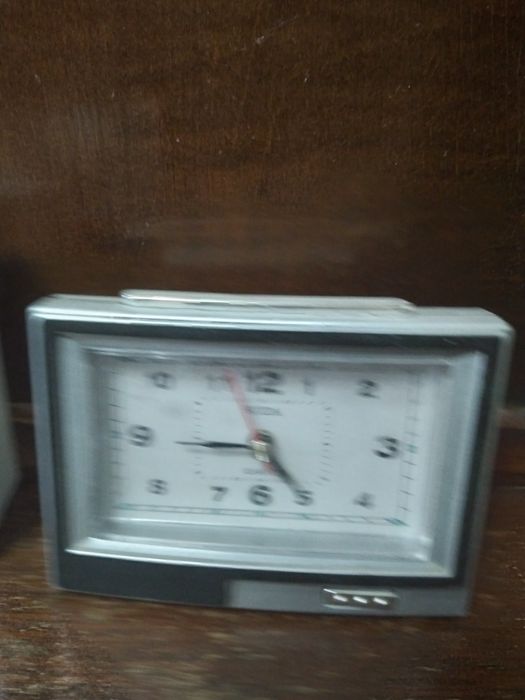 Часы будильник со звонком