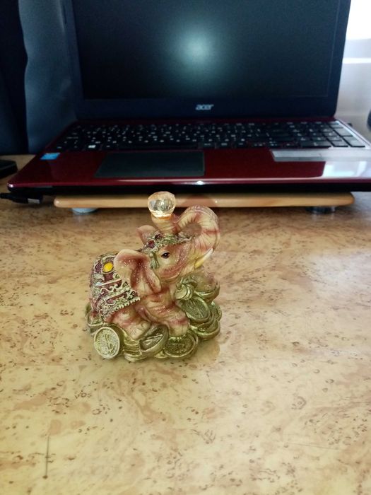 Сувенир Златно слонче,носещо късмет