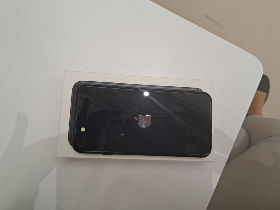 Iphone SE 5G 3rd Mid 128gb