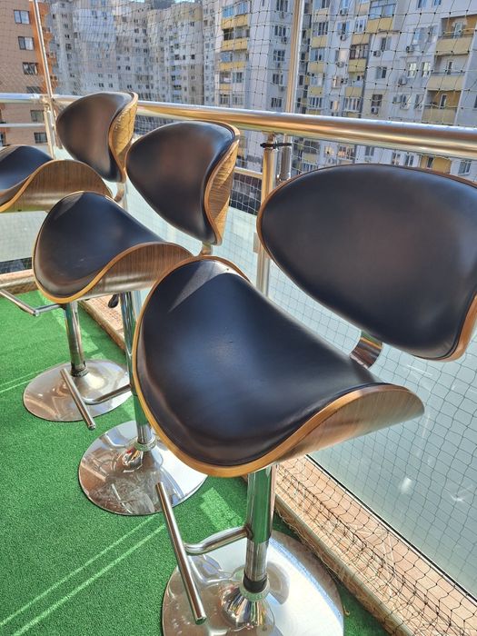 Бар столове регулируеми