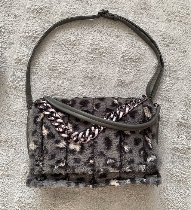 Невероятна модна находка - италианска дамска чанта с 6 отделение