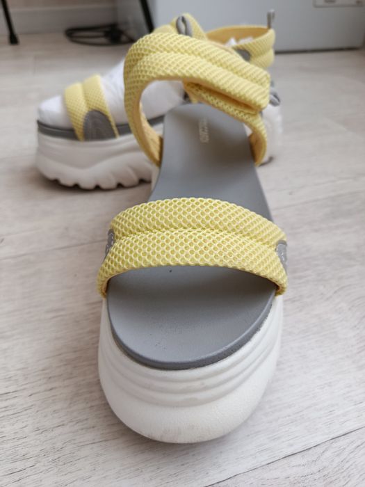 Босоножки на платформе