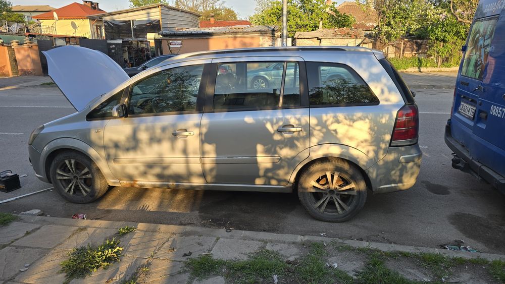 Opel Zafira B 1.9 120 коня на части