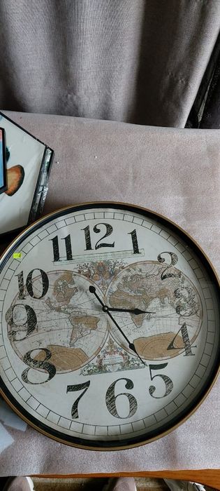 Часы настенные металлические