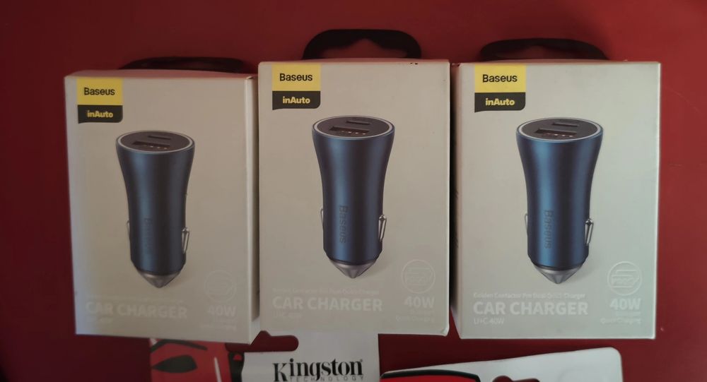 Зарядно за кола и USB flash card 128 gb Kingston