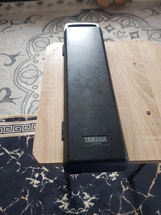 Vînd flaut în stare foarte bună  din bacău prețul este 800 lei mai multe la tel. YAMAHA