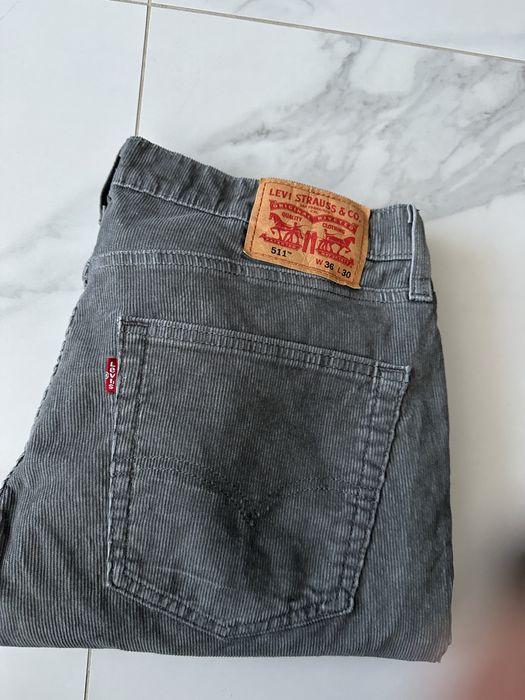 Оригинални мъжки джинси Levi’s размерът е 36
