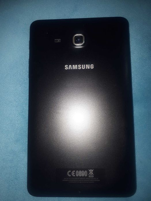 Tableta Samgung  A 6 -- Banii merg la un baiat bolnav de cancer .