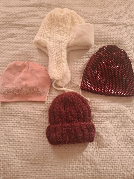 Продам шапки женские