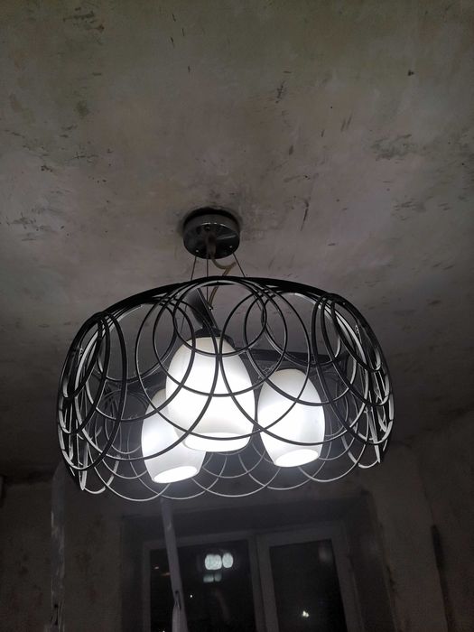 Продам люстру б/у