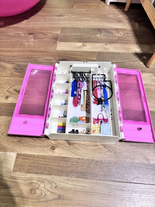 Кукла Barbie + аксесоари баня, спорт и пътуване