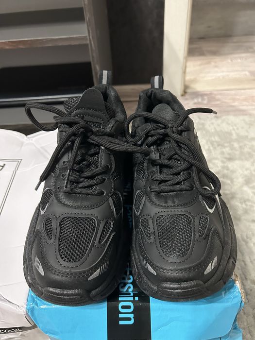 Продам кроссовки НОВЫЕ