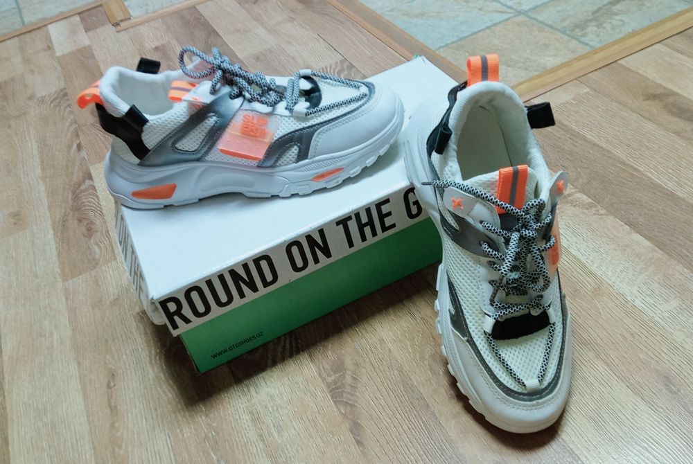 Кроссовки летние