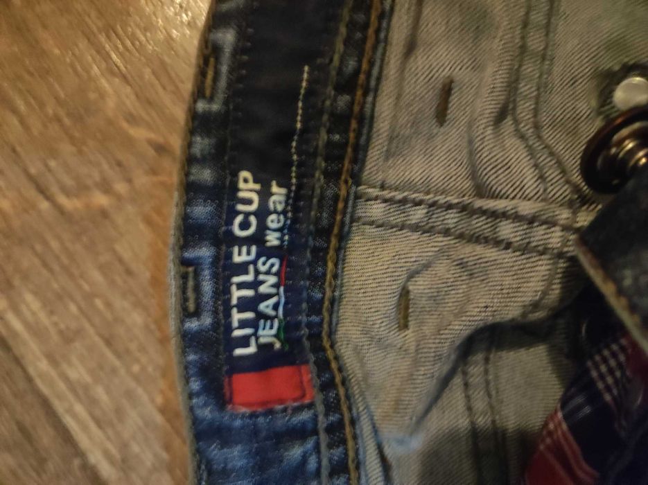 Продам джинсы две пары