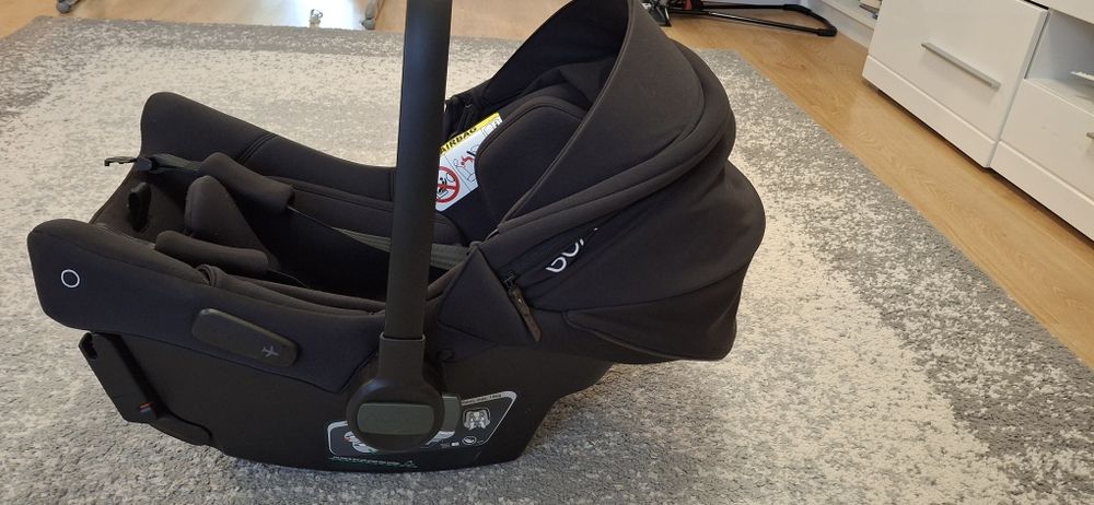 Scoica Nuna PIPA Urbn Caviar, 40–75 cm, cu isofix integrat